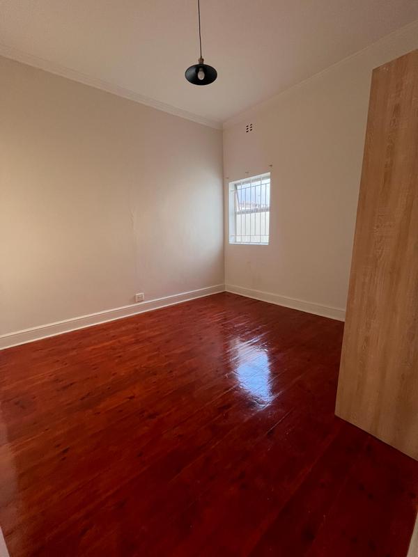 To Let 2 Bedroom Property for Rent in Woodstock Upper Western Cape